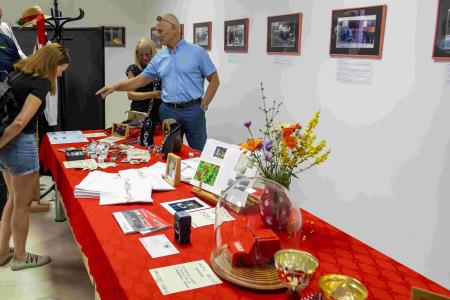 10 Članice in člani PgD Knežak so pripravili zanimivo razstavo s